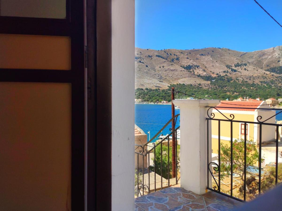 Gompos Apartment - Cozy Apartment Next To The Sea - Amazing Sea View Сими Экстерьер фото