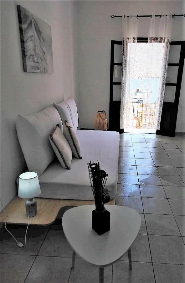 Gompos Apartment - Cozy Apartment Next To The Sea - Amazing Sea View Сими Экстерьер фото